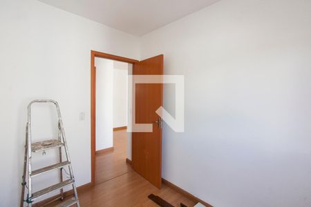 Quarto 1 de apartamento para alugar com 2 quartos, 48m² em Jardim Holanda, Uberlândia