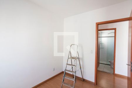 Quarto 1 de apartamento para alugar com 2 quartos, 48m² em Jardim Holanda, Uberlândia