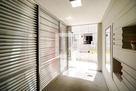 Hall social de apartamento para alugar com 2 quartos, 67m² em Vila Gomes Cardim, São Paulo