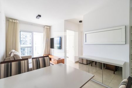 Sala de apartamento para alugar com 2 quartos, 67m² em Empresarial 18 do Forte, Barueri