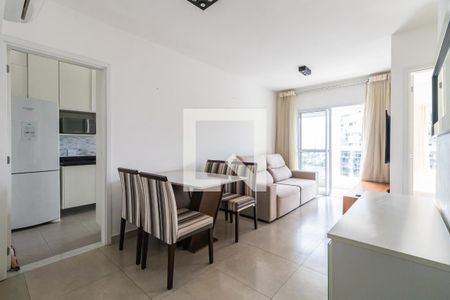 Sala de apartamento para alugar com 2 quartos, 67m² em Empresarial 18 do Forte, Barueri