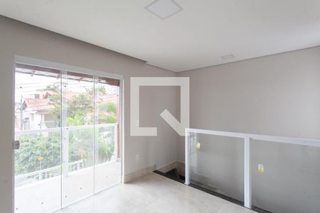 Sala 2 de casa à venda com 7 quartos, 390m² em Planalto, Belo Horizonte