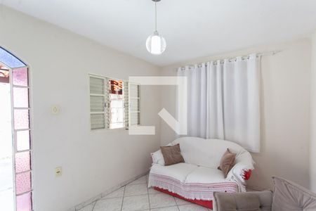 Sala de casa à venda com 3 quartos, 220m² em Serrano, Belo Horizonte