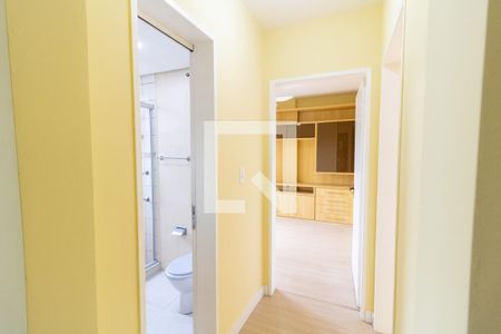 Corredor de apartamento para alugar com 2 quartos, 60m² em Vila Conceição, Porto Alegre