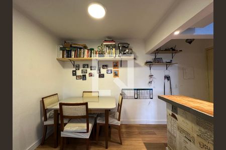 Sala de apartamento à venda com 2 quartos, 50m² em Alto de Pinheiros, São Paulo