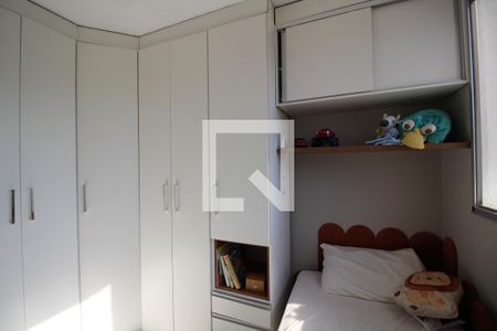 Quarto 1 de apartamento para alugar com 2 quartos, 49m² em Taquara, Rio de Janeiro
