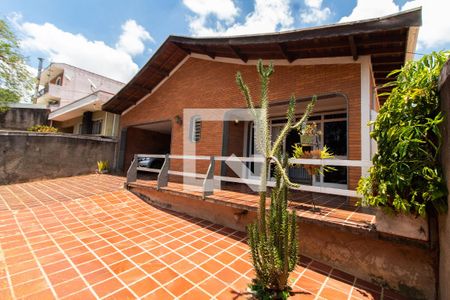 ÁREA EXTERNA FRENTE FACHADA DA CASA de casa à venda com 4 quartos, 910m² em Parque São Quirino, Campinas
