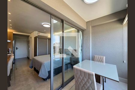 Varanda de kitnet/studio para alugar com 1 quarto, 30m² em Indianópolis, São Paulo