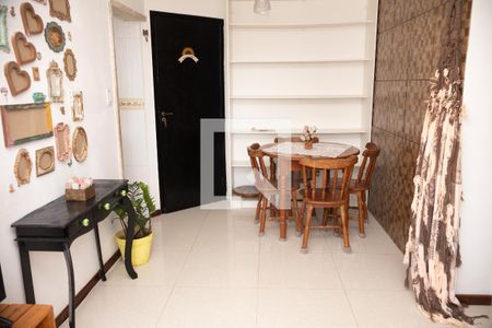 Sala de apartamento para alugar com 2 quartos, 48m² em Jardim das Margaridas, Salvador