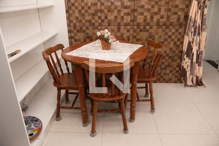 Sala de apartamento para alugar com 2 quartos, 48m² em Jardim das Margaridas, Salvador