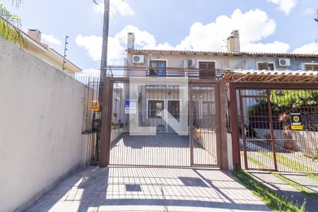 Fachada de casa à venda com 2 quartos, 100m² em Guarujá, Porto Alegre