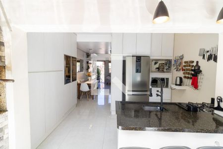 Cozinha de casa à venda com 2 quartos, 100m² em Guarujá, Porto Alegre