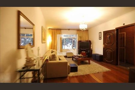 Casa à venda com 3 quartos, 256m² em Chora Menino, São Paulo