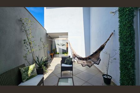 Quintal  de casa à venda com 3 quartos, 217m² em Jardim Consorcio, São Paulo