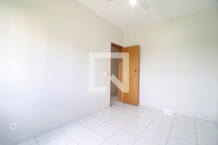 Quarto 1 de apartamento para alugar com 2 quartos, 54m² em Jardim Holanda, Uberlândia