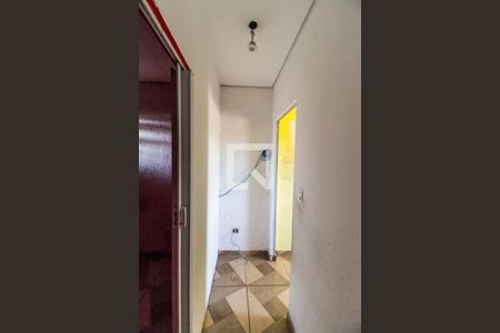 Corredor de casa para alugar com 1 quarto, 45m² em Vila Lourdes, Barueri