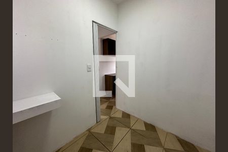 Quarto de casa para alugar com 2 quartos, 45m² em Vila Lourdes, Barueri