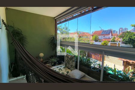 Sacada da Suíte 1 de casa de condomínio à venda com 5 quartos, 300m² em Barra da Tijuca, Rio de Janeiro