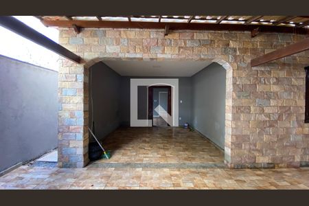 garagem  de casa para alugar com 2 quartos, 172m² em Senhora de Fátima, Betim