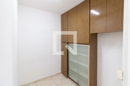 Quarto 2 de casa para alugar com 2 quartos, 300m² em Jardim Peri Peri, São Paulo