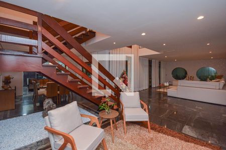 Sala de casa à venda com 4 quartos, 399m² em Jardim Santa Helena, São Paulo