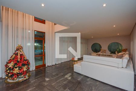 Sala de casa para alugar com 4 quartos, 399m² em Jardim Santa Helena, São Paulo