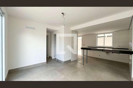 Apartamento à venda com 4 quartos, 118m² em Castelo, Belo Horizonte