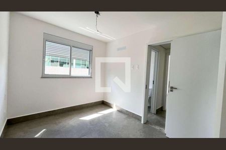 Apartamento à venda com 4 quartos, 118m² em Castelo, Belo Horizonte