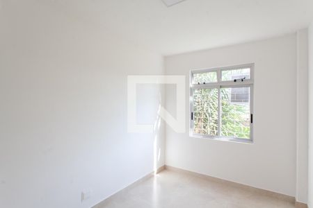 Quarto 1 de apartamento para alugar com 2 quartos, 59m² em Santa Monica, Belo Horizonte