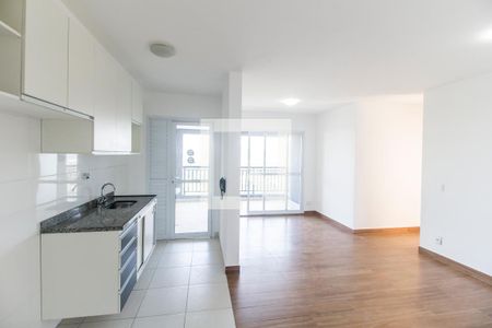 Sala de apartamento para alugar com 3 quartos, 75m² em Alphaville Empresarial, Barueri