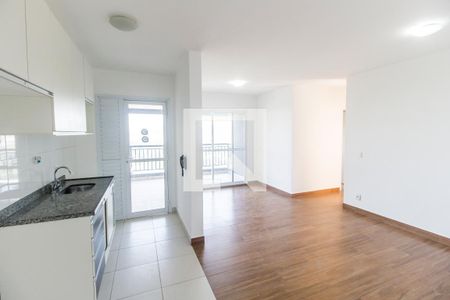 Sala de apartamento para alugar com 3 quartos, 75m² em Alphaville Empresarial, Barueri
