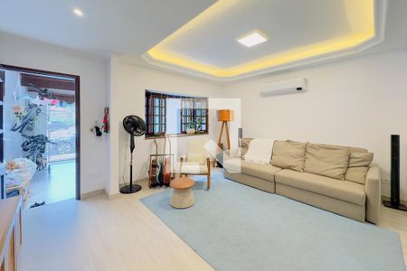 Sala / Sala de Jantar / Cozinha  de casa para alugar com 2 quartos, 105m² em Jardim das Industrias, São José dos Campos