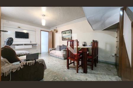Sala de casa para alugar com 6 quartos, 223m² em Vila Matias, Santos