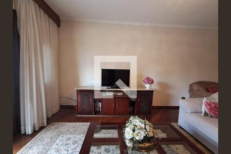 Casa à venda com 3 quartos, 195m² em Vila Ipojuca, São Paulo