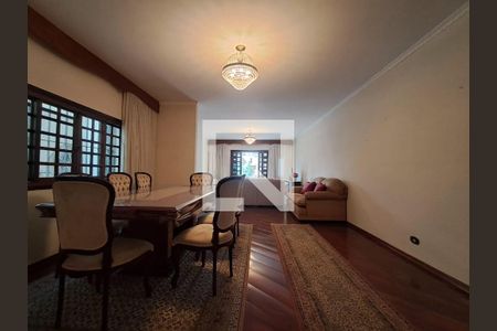 Casa à venda com 3 quartos, 195m² em Vila Ipojuca, São Paulo