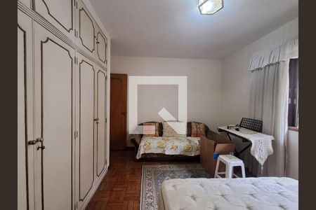 Casa à venda com 3 quartos, 195m² em Vila Ipojuca, São Paulo