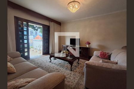 Casa à venda com 3 quartos, 195m² em Vila Ipojuca, São Paulo