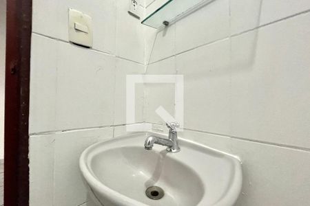 Banheiro de casa para alugar com 1 quarto, 60m² em Vila Mascote, São Paulo