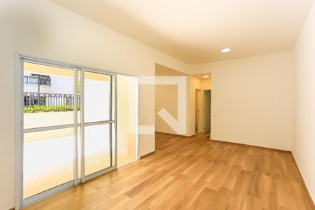 Sala  de apartamento para alugar com 2 quartos, 102m² em Vila Suzana, São Paulo