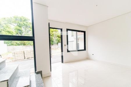 Sala de casa de condomínio para alugar com 3 quartos, 132m² em Uberaba, Curitiba