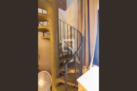 Escada de casa à venda com 2 quartos, 97m² em Cipava, Osasco