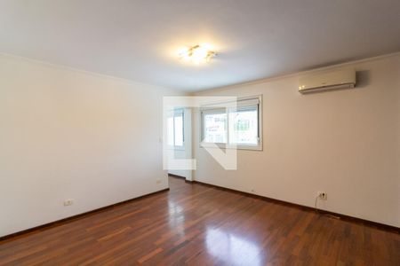 Suíte 1 de casa para alugar com 4 quartos, 200m² em Jardim Umuarama, São Paulo