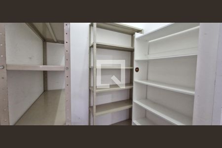 Dispensa  de casa de condomínio à venda com 5 quartos, 540m² em Francisco Pereira, Lagoa Santa