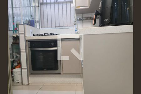 Cozinha  de apartamento à venda com 2 quartos, 45m² em Vila Barros, Guarulhos