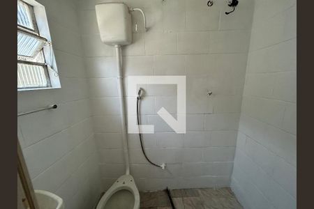 Banheiro de casa para alugar com 1 quarto, 25m² em Osvaldo Cruz, Rio de Janeiro