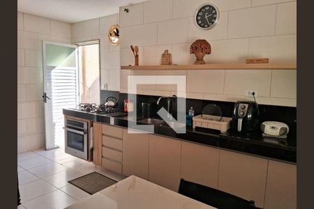 Casa à venda com 6 quartos, 140m² em Maria Paula, Niterói