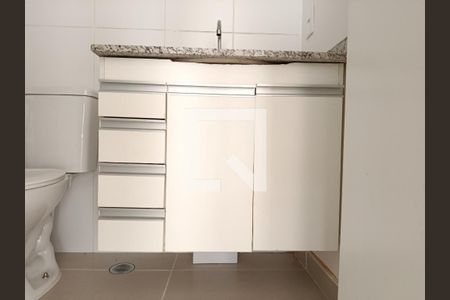 Banheiro de kitnet/studio para alugar com 1 quarto, 25m² em Jardim Paulista, São Paulo