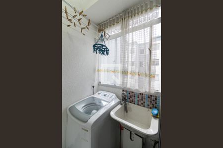 Sala/Cozinha/Área de Serviço  de apartamento para alugar com 2 quartos, 39m² em Guaianazes, São Paulo