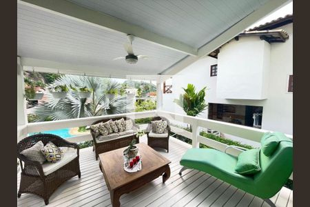 Casa à venda com 5 quartos, 379m² em Itacoatiara, Niterói