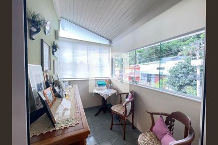 Casa à venda com 5 quartos, 379m² em Itacoatiara, Niterói